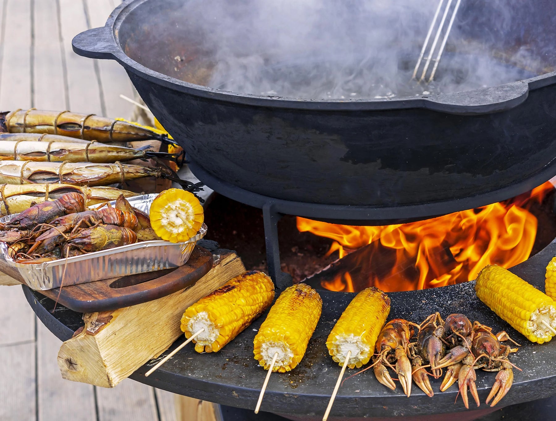 Round barbecue with round steel plate and corten steel grill -